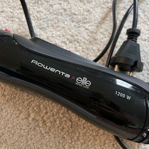 Rowenta 1200 Watts Hot Hair Brush/Styler (Model: CF-8212M0) - Picture 2 of 8